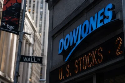 Dow's Price-Weighted Drop: Six Stocks Drive 454-Point Slide