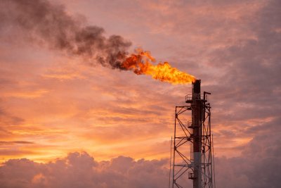 European Gas Prices Steady Near €44 as Supply Fears Ease