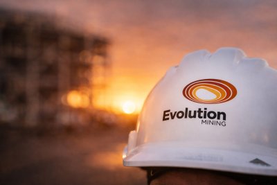 Evolution Mining Gains as Chair Sells Shares; Gold and Dividend Outlook in Focus