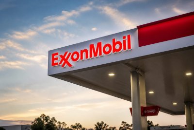 Exxon, Chevron Top Q1 Estimates Despite Iran Conflict Disruptions