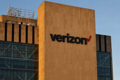 FCC Approves Verizon's $1B Spectrum Buy from Array Digital Infrastructure