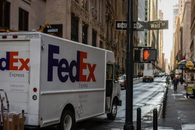 FedEx Stock Dips as 2026 Profit Forecast Relies on Pricing Power