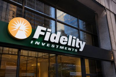 Fidelity Cuts 800 Jobs, Plans 5,300 Hires in Tech Restructuring
