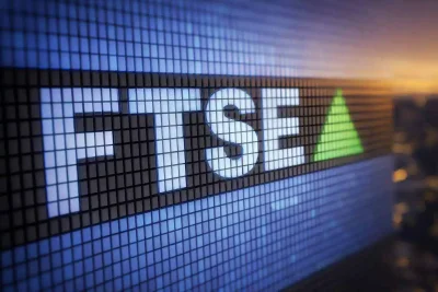 FTSE 100 Climbs to New Peak on Cooling UK Inflation