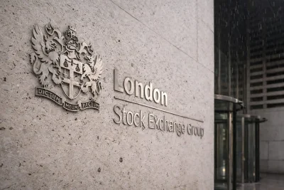FTSE 100 Plunges 5.7% in Worst Weekly Drop Since April 2025