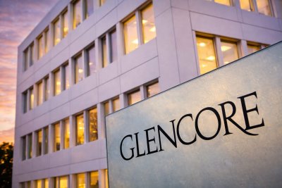 Glencore Shares Stabilize as Jefferies Sees Commodity Upside Amid Middle East Tensions