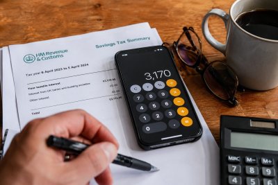 HMRC Data Glitch May Reduce UK Workers' Paychecks