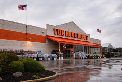 Home Depot Beats Q2 Forecasts but Stock Slips as Shopper Traffic Wanes