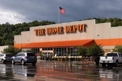 Home Depot Q1 Earnings Signal Housing Market Strain