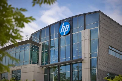 HPQ Rises on AI-PC Growth but Faces Margin Squeeze from Higher Memory Costs