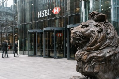 HSBC Buyback Lifts Shares, Yet Analyst Targets Signal Limited Upside