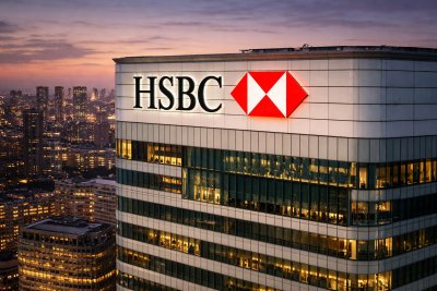 HSBC Shares Edge Lower as Barclays' Strong Results Spotlight UK Banking Sector