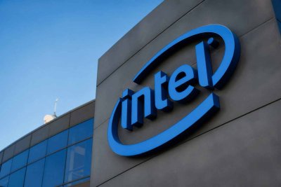 Intel's AI-Driven Surge Faces Pivotal Test as AMD's Forecast and Apple Talks Lift Chip Sector