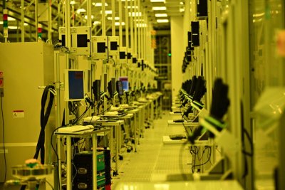 Intel's One-Year Robot Waiver Clashes with Multi-Year Replacement Timeline