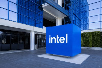 Intel Stock Holds Above $95 as $20B Capital Raise Adds 4.2% Share Dilution