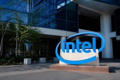 Intel Stock Surges 10% Ahead of Memorial Day Break Amid AI Optimism