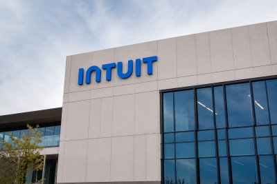 Intuit Q3 Earnings: AI Strategy Under Scrutiny as Stock Plunges 39%