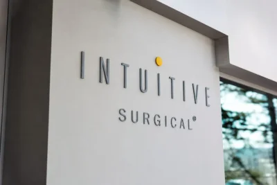Intuitive Surgical Dips on Goldman Sachs Price Target Cut Amid Medtech Weakness
