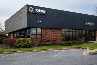 IonQ Lifts 2026 Revenue Forecast as Quantum Sales Surge, but Profit Questions Linger