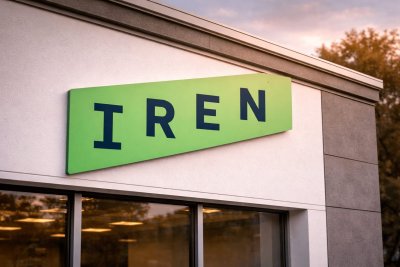 IREN Shares Dip Amid Bitcoin Slide, AI Cloud Expansion in Focus