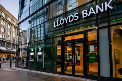Lloyds shares edge up as buybacks continue amid branch closures and motor finance uncertainty