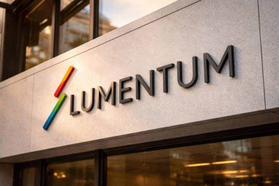 Lumentum Surges 7% on AI Optics Demand, Convertible Debt Risk in Focus