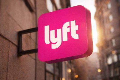 Lyft Shares Hold Steady Despite Analyst Concerns Over Growth and Waymo Threat
