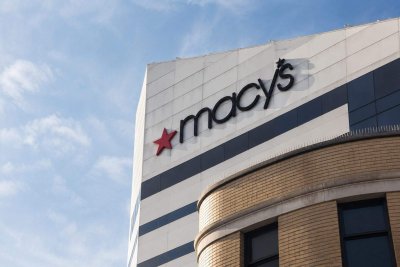 Macy's Stock Flat Despite Q1 Beat, Bloomingdale's Drives Upbeat 2026 Outlook