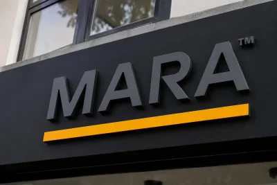MARA Slumps as Bitcoin Retreats Below $70K Amid AI Strategy Debate