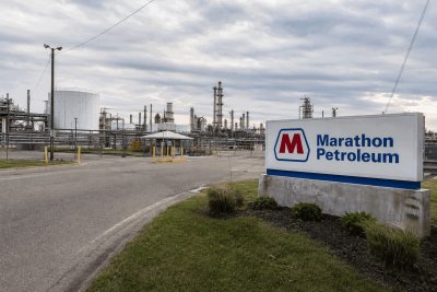 Marathon Petroleum Pulls Back After Rally Pushes Shares Past Analyst Targets