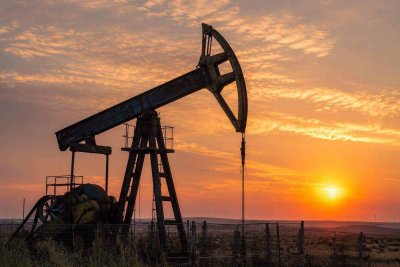 Markets Wobble as Iran Tensions Persist; Oil and Yields Rise