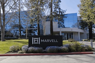 Marvell Tumbles 10% as Investors Eye Delayed Google AI Revenue