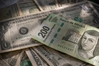 Mexican Peso Slides to 17.48 as US Jobs Report Boosts Dollar
