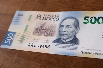 Mexican Peso Suffers Biggest Drop Since March on Robust US Jobs Data