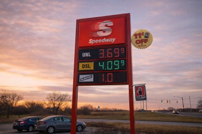 Michigan Fuel Costs Strain Drivers as National Average Tops $4