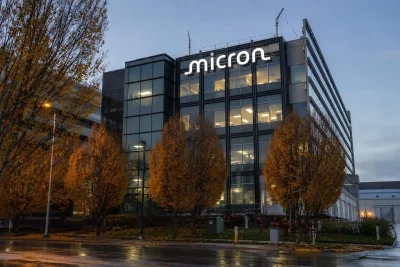 Micron Hits $1,064 as AI Memory Boom Outpaces Supply, Analysts Eye Risks
