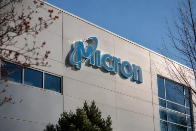 Micron's 13% Plunge Tests AI Memory Trade Ahead of Key Earnings