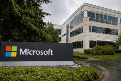 Microsoft Shares Plunge $112B as Software Selloff Challenges AI Spending