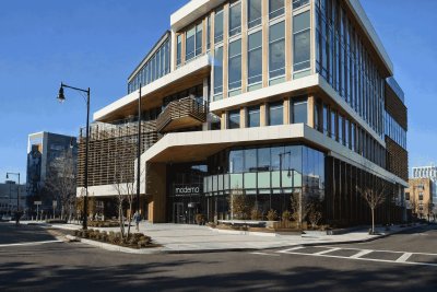 Moderna Surges 12% as Wolfe Drops Bearish Stance on Cancer Vaccine