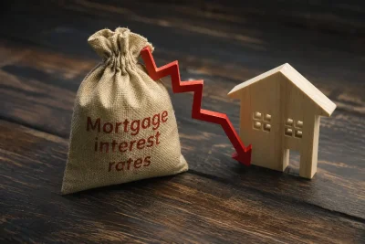 Mortgage Rates Edge Lower, Yet Affordability Remains Elusive for Homebuyers