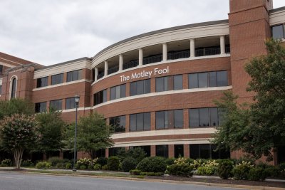 Motley Fool's Stock Advisor Hits 987% Average Return: What Investors Should Know