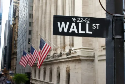 Nasdaq 100 Futures Lead Pre-Market Decline as Treasury Yields Rise