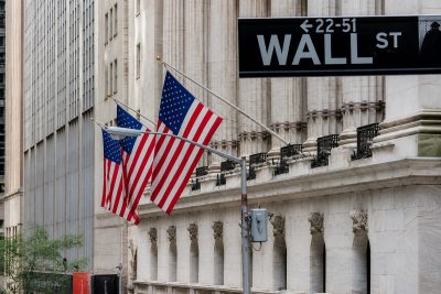 Nasdaq Breaks 25,000 as S&P 500 Reaches New Peak