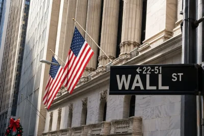 Nasdaq Drops 2.9% as Small Caps Outperform, Chip Sector Slumps