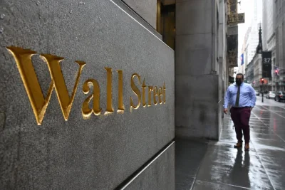 Nasdaq Futures Rise on Chip Strength as Oil Worries Persist