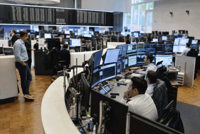 Nasdaq Outpaces Dow as AI Infrastructure Stocks Rally