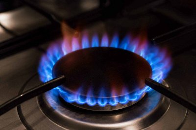 Natural Gas Futures Hit Seven-Week High on Output Drop and Early Heat