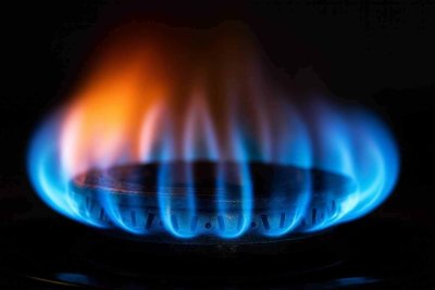 Natural Gas Futures Retreat as Robust Inventories Offset Export Strength