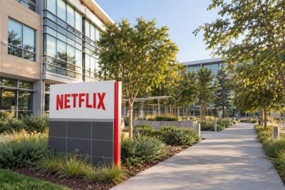Netflix Shares Slide 4.7% as Wells Fargo Flags Content Strategy Risks