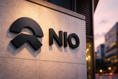 NIO Shares Advance on Quarterly Profit, Defying Broader EV Sector Weakness